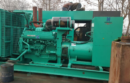 广西发电机组如何判断水冷式机油散热器内部是否需要清洗？